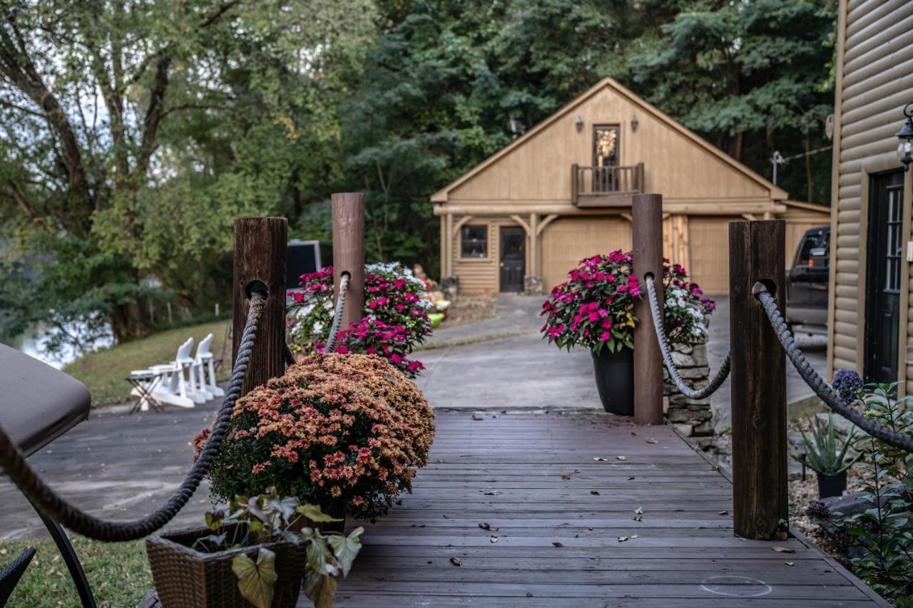River Wellness Lodge Kingston Exterior foto
